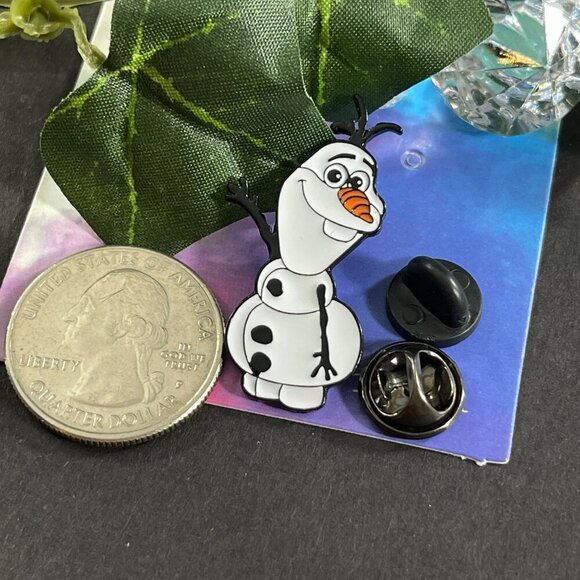 Olaf Snowman Lapel Pin Frozen Carrot Nose Badge Brooch Accessories Jewelry Pin - Picture 3 of 10